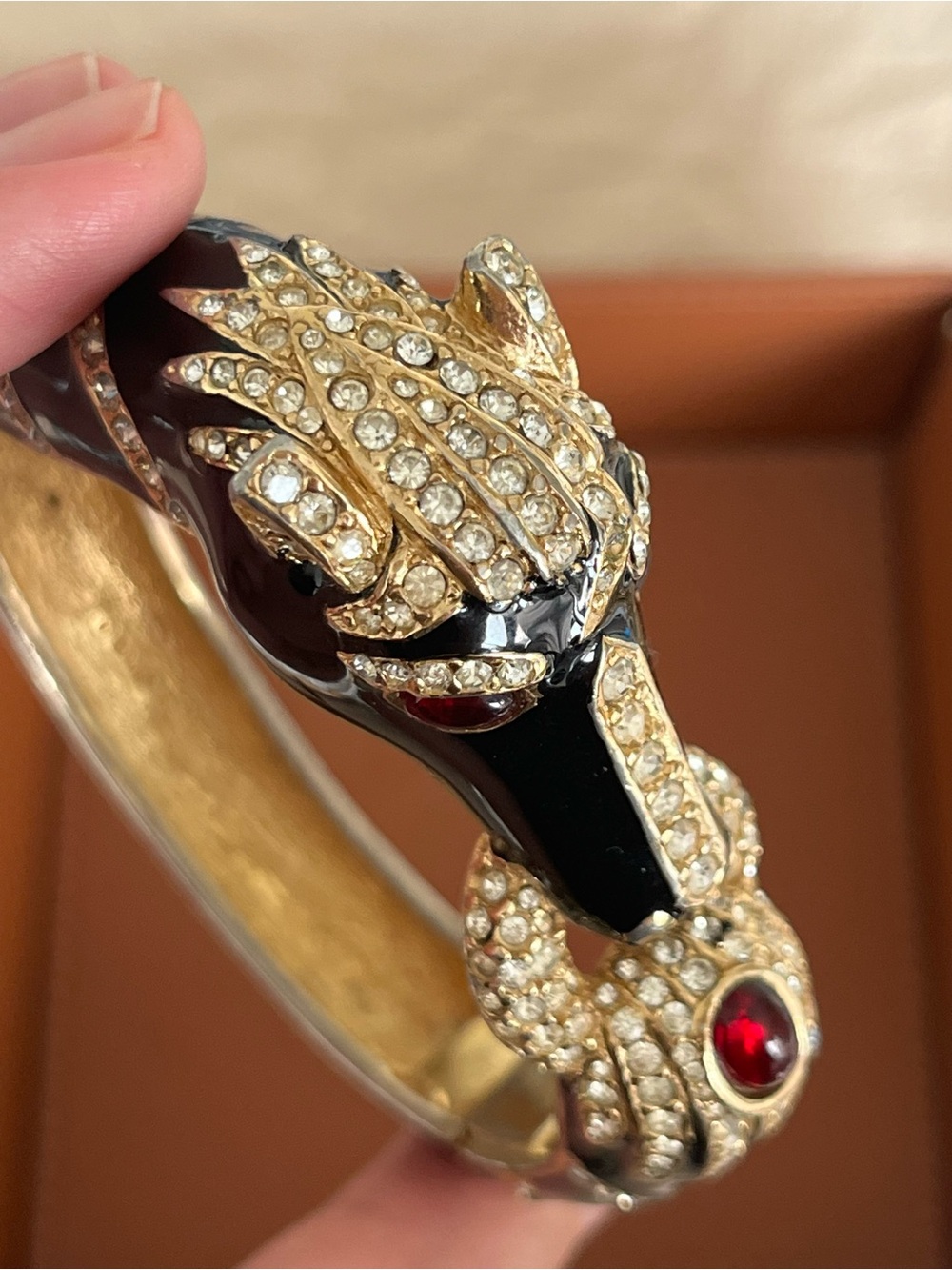Vintage Ciner Zoo Animal Head Horse Holding Ring Red Glass Black Enamel Bangle - Picture 7 of 13